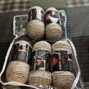 Super Saver Jumbo Yarn - Aaron flakes